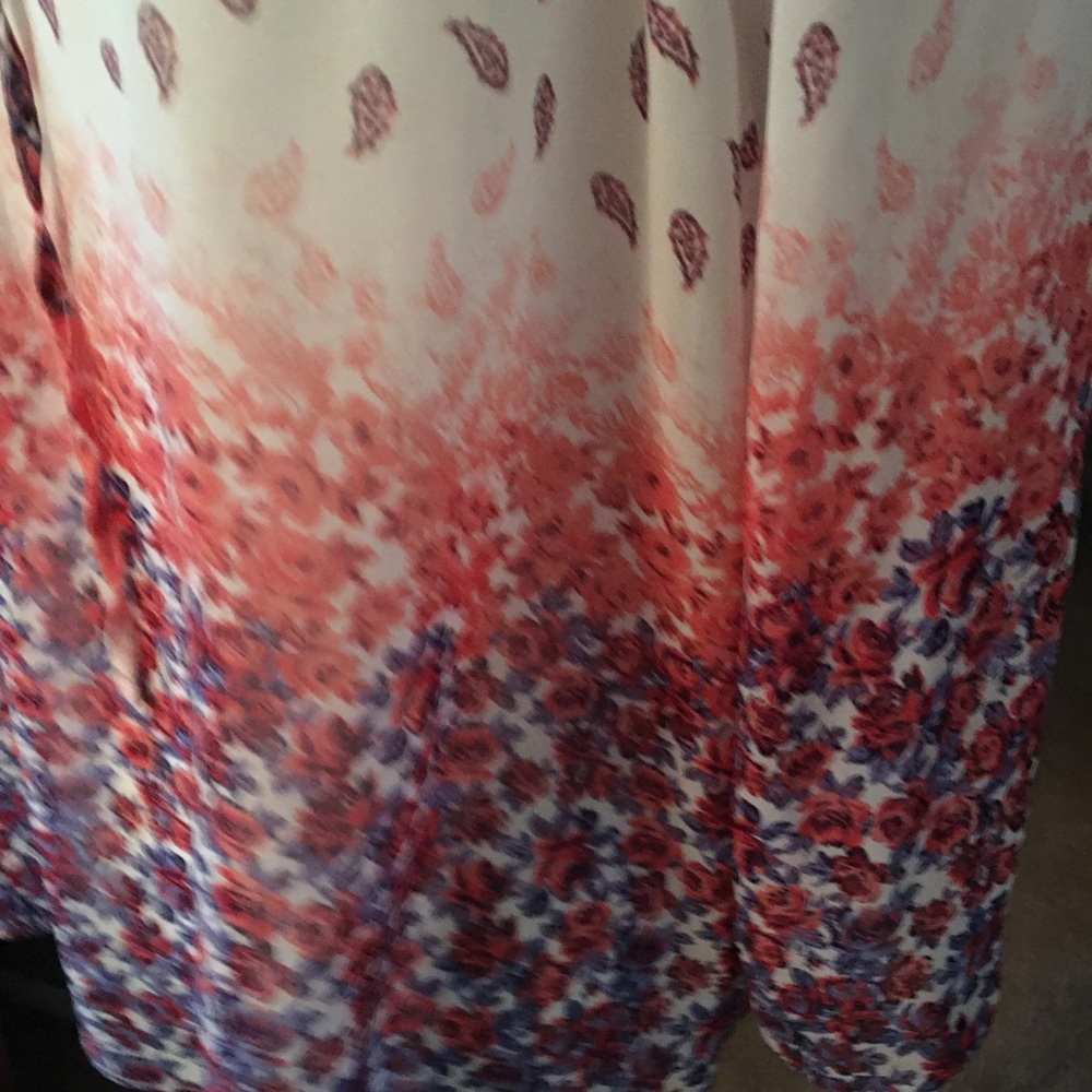 Blouse - Picture 2 of 3